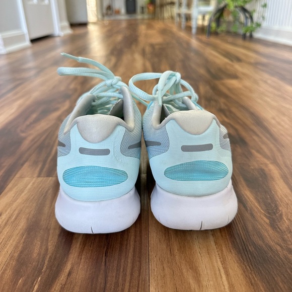 Nike Free Running Shoes - Picture 4 of 5